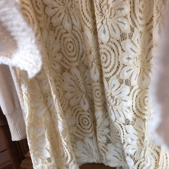 Cream colored top by Entro - Picture 4 of 5